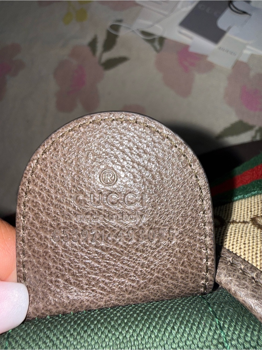 Authentic Gucci Giglio large GG canvas tote bag with with detachable pouch. - Picture 10 of 17